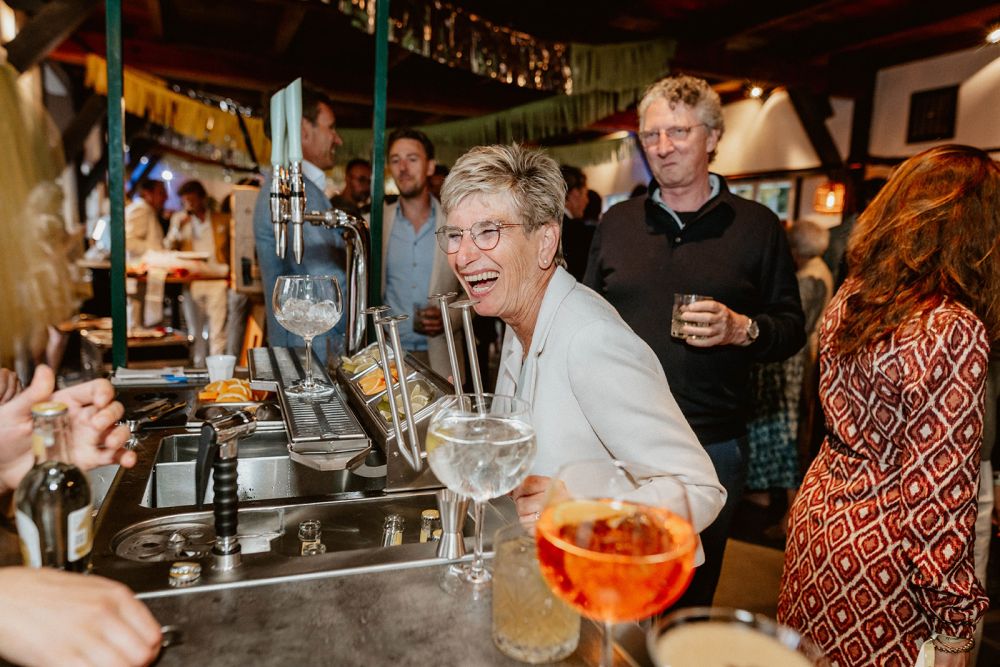 Bruiloftfeest met cocktails